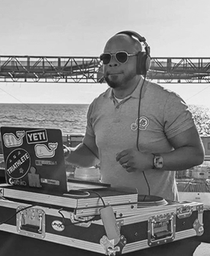   DJ IRON LIN